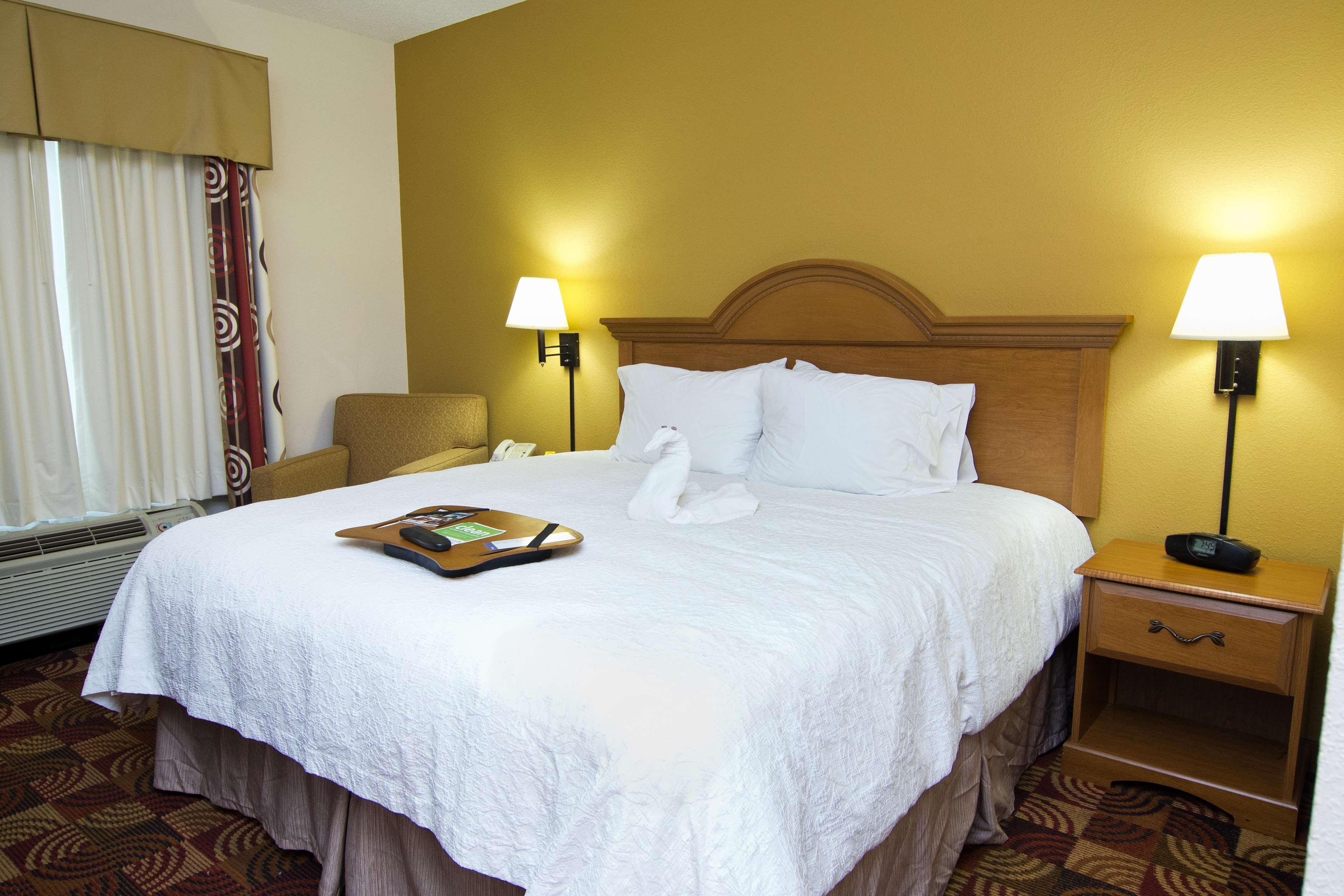Hampton Inn & Suites Orlando International Drive North Номер фото