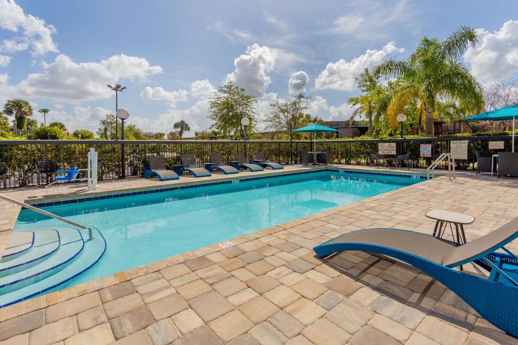 Hampton Inn & Suites Orlando International Drive North Екстер'єр фото